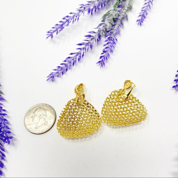 Vintage 80s Honeycomb Mesh Gold Tone Clip On Dangle Earrings - Picture 4 of 4